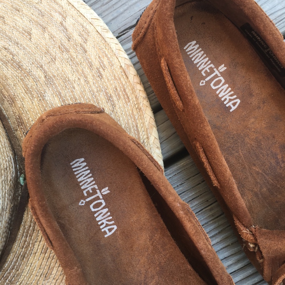Minnetonka Camel Colored Moccasins Womens Size 7 - Picture 4 of 10